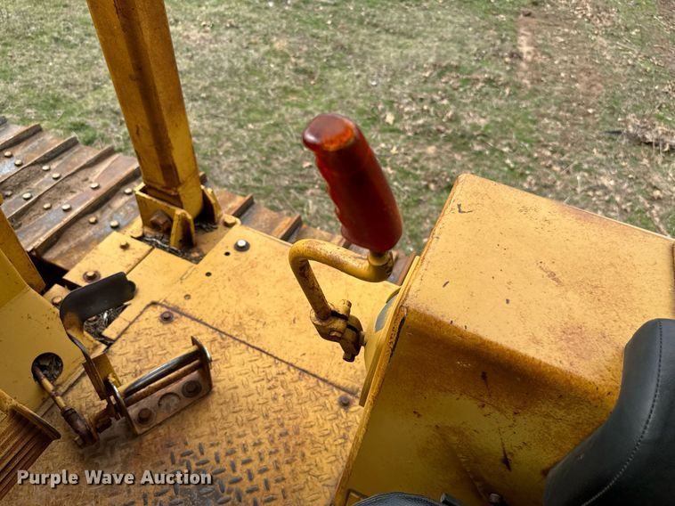 image for item EJ0284 1977 Caterpillar  D6D dozer