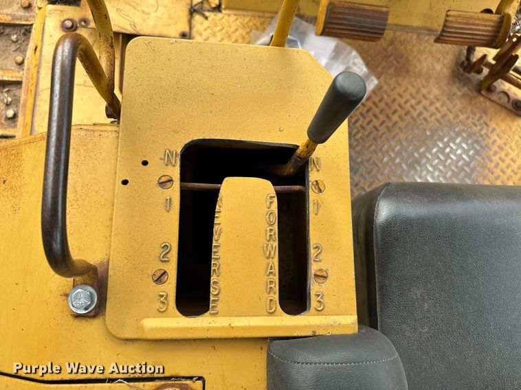 image for item EJ0284 1977 Caterpillar  D6D dozer