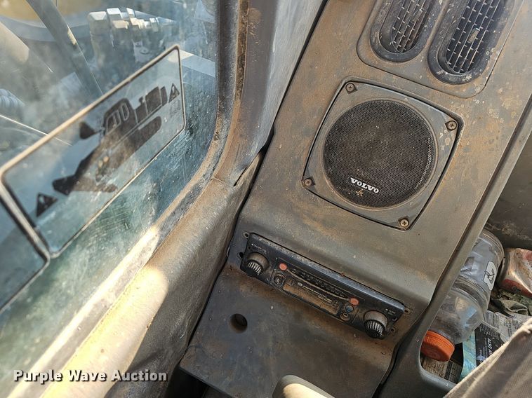 image for item EJ5921 2001 Volvo  EC290LC  excavator