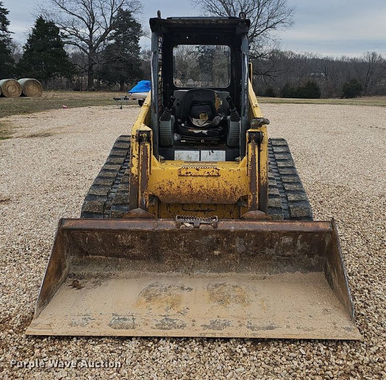 image for item EJ5923 2007 Komatsu  CK30-1 tracked skid steer loader