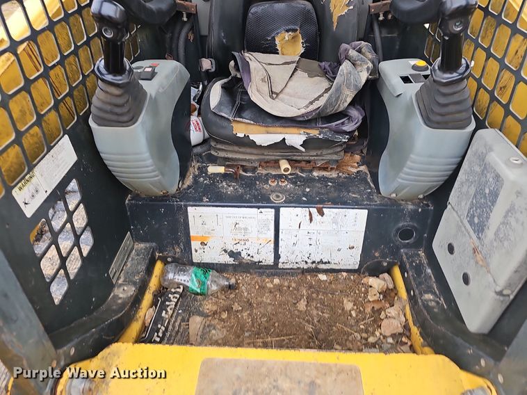 image for item EJ5923 2007 Komatsu  CK30-1 tracked skid steer loader