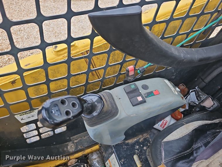 image for item EJ5923 2007 Komatsu  CK30-1 tracked skid steer loader