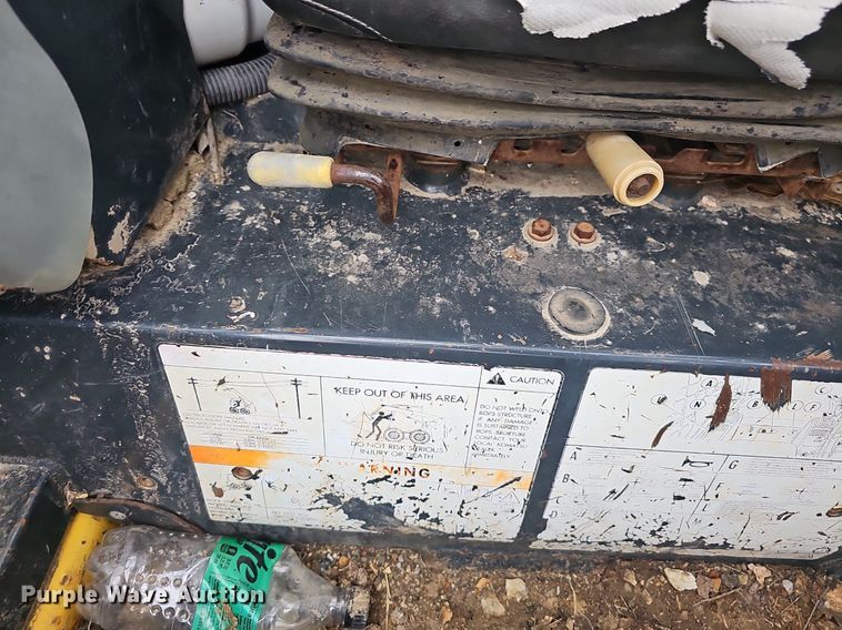 image for item EJ5923 2007 Komatsu  CK30-1 tracked skid steer loader