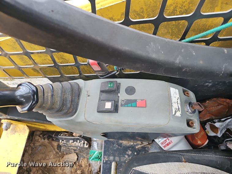 image for item EJ5923 2007 Komatsu  CK30-1 tracked skid steer loader