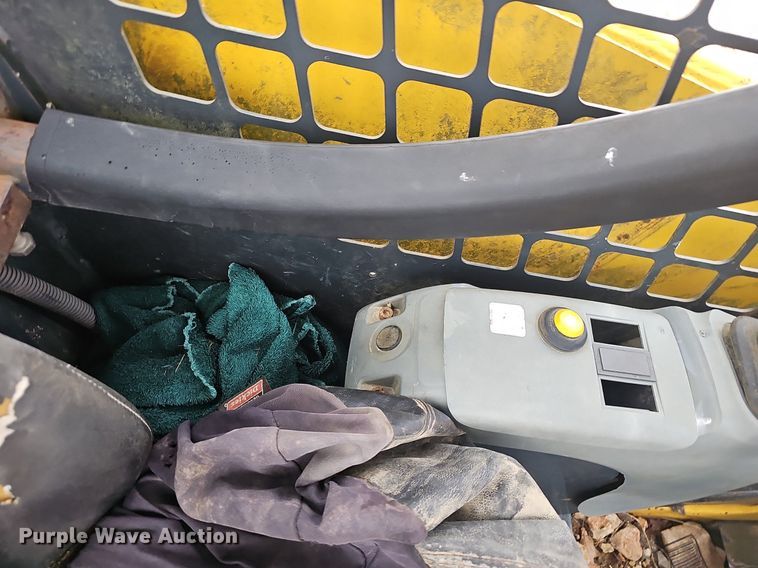 image for item EJ5923 2007 Komatsu  CK30-1 tracked skid steer loader