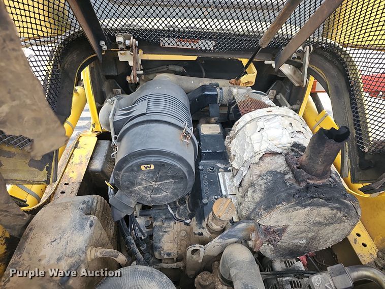 image for item EJ5923 2007 Komatsu  CK30-1 tracked skid steer loader