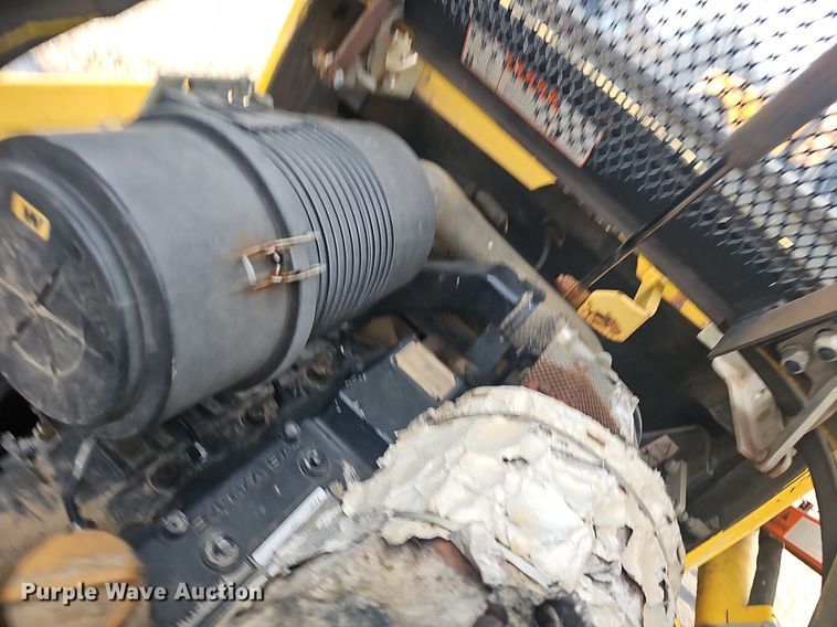 image for item EJ5923 2007 Komatsu  CK30-1 tracked skid steer loader