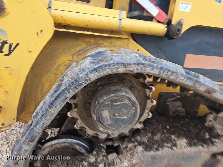 image for item EJ5923 2007 Komatsu  CK30-1 tracked skid steer loader