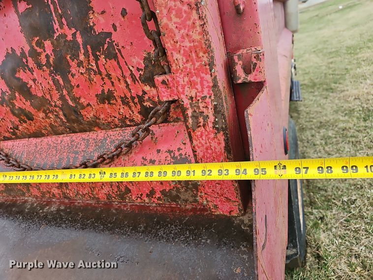 image for item EJ5925 1993 International 8100 dump truck