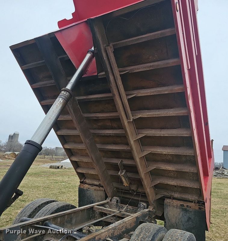image for item EJ5925 1993 International 8100 dump truck