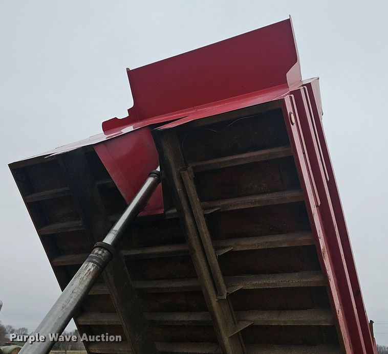 image for item EJ5925 1993 International 8100 dump truck