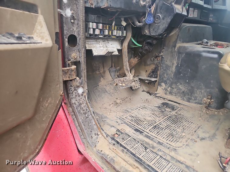 image for item EJ5925 1993 International 8100 dump truck