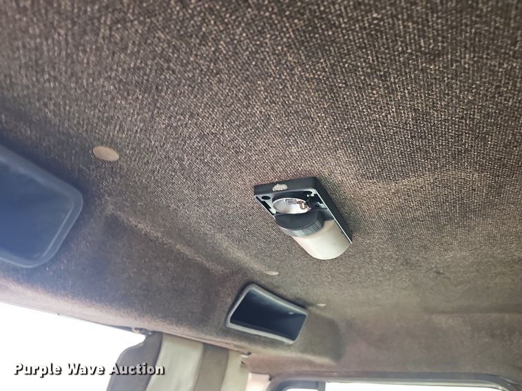 image for item EJ5925 1993 International 8100 dump truck