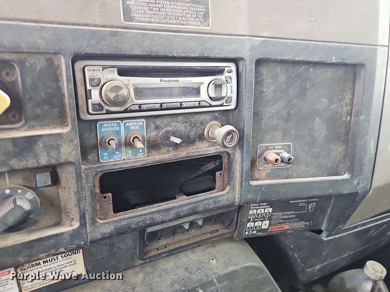 image for item EJ5925 1993 International 8100 dump truck