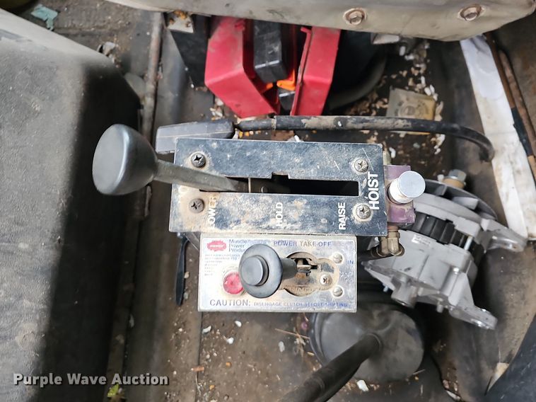 image for item EJ5925 1993 International 8100 dump truck