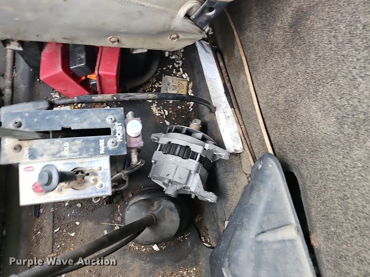 image for item EJ5925 1993 International 8100 dump truck