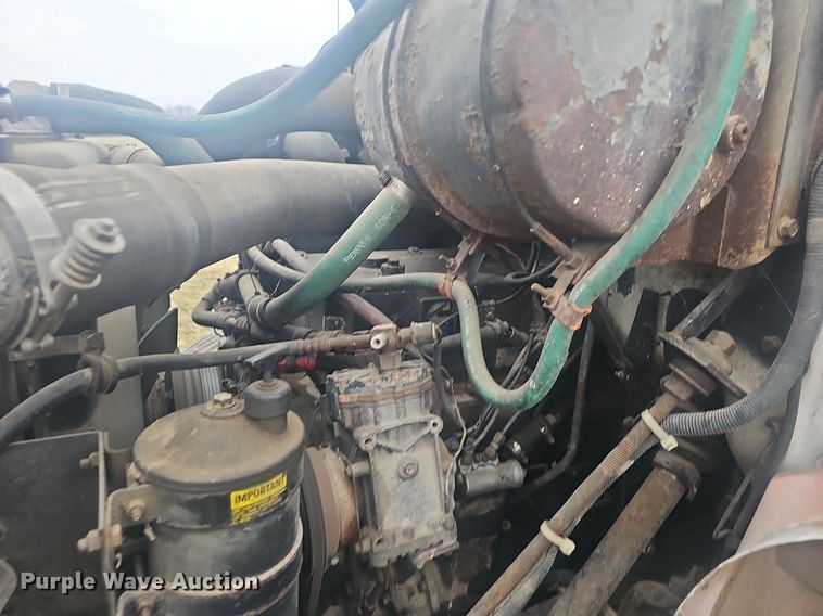 image for item EJ5925 1993 International 8100 dump truck