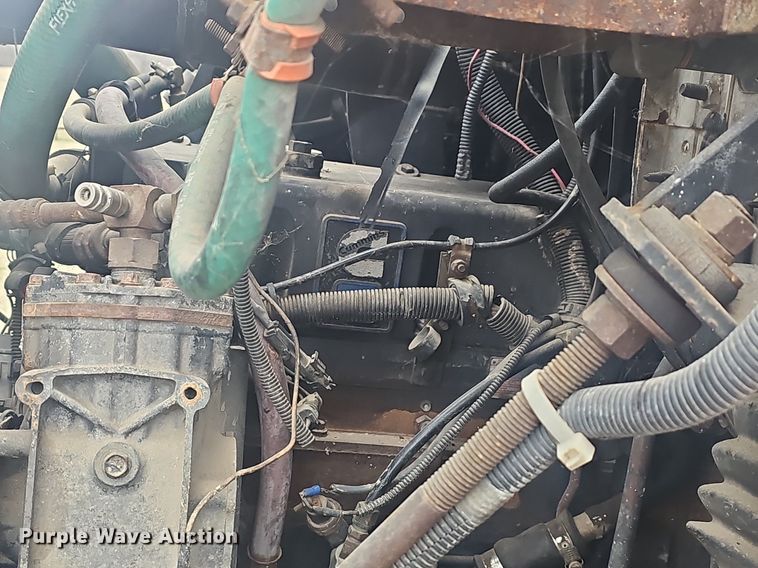 image for item EJ5925 1993 International 8100 dump truck