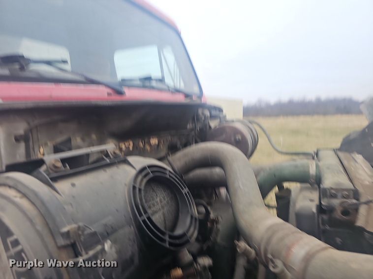 image for item EJ5925 1993 International 8100 dump truck