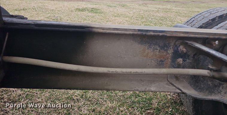 image for item EJ5925 1993 International 8100 dump truck