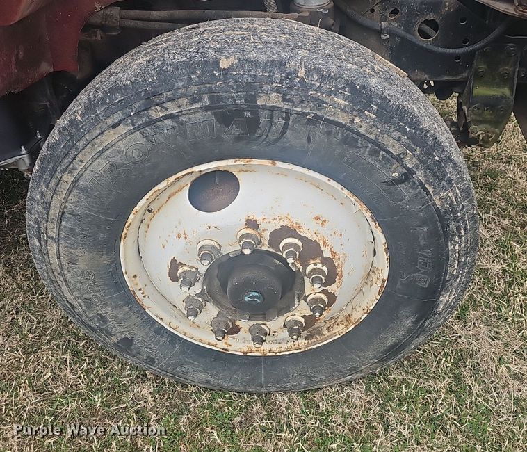 image for item EJ5925 1993 International 8100 dump truck