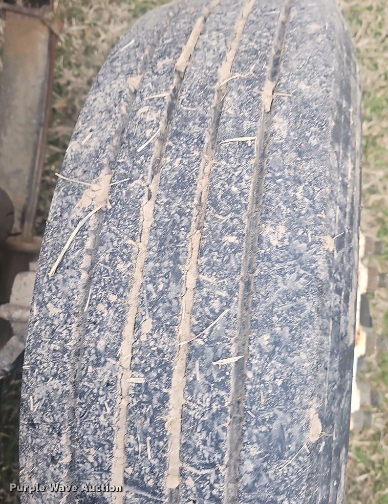 image for item EJ5925 1993 International 8100 dump truck