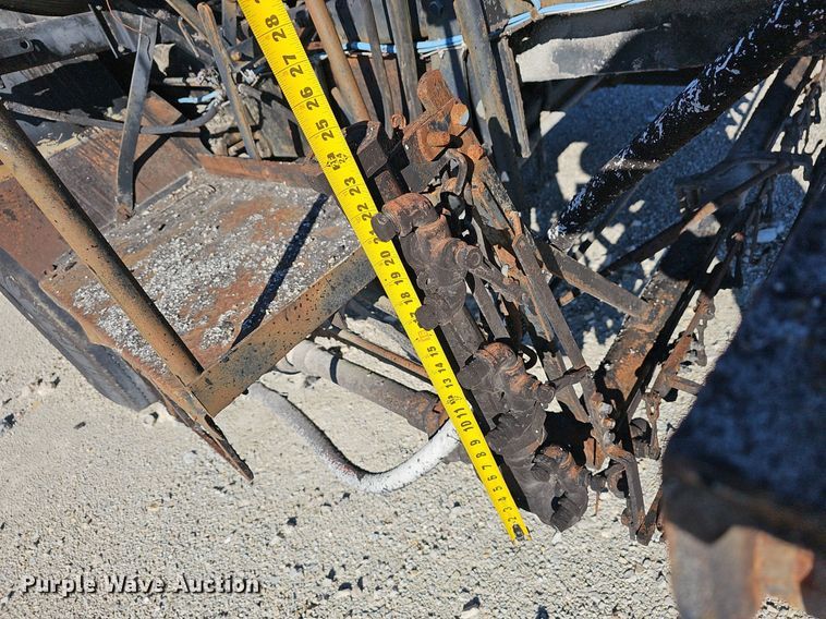 image for item EJ5931 1984 Ford LN8000 oil distributor truck