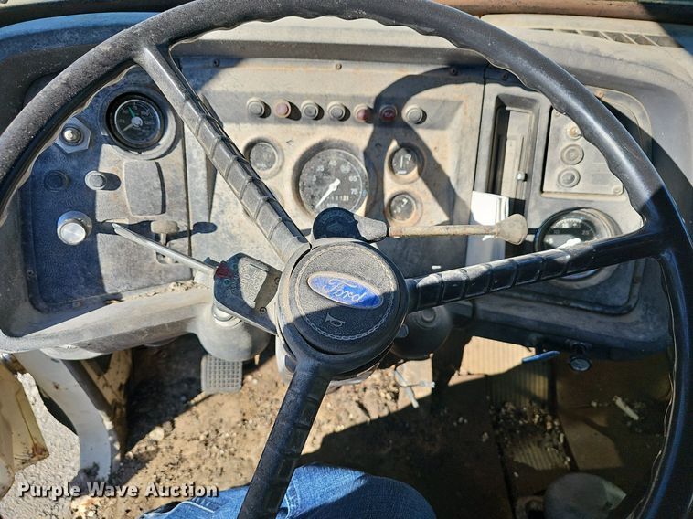 image for item EJ5931 1984 Ford LN8000 oil distributor truck