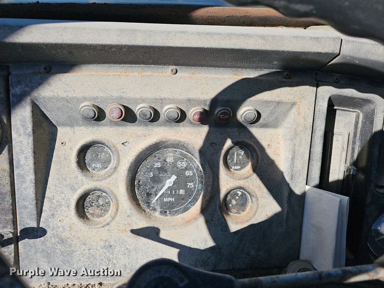 image for item EJ5931 1984 Ford LN8000 oil distributor truck