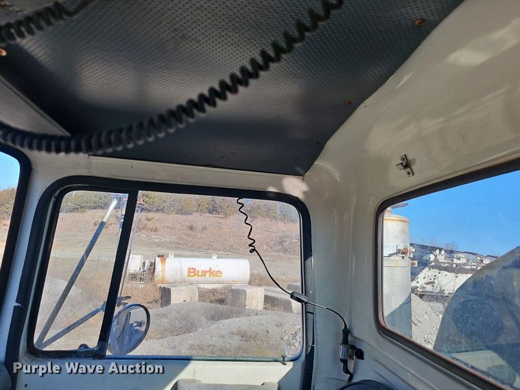 image for item EJ5931 1984 Ford LN8000 oil distributor truck