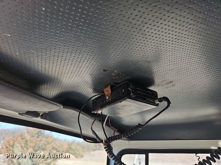 image for item EJ5931 1984 Ford LN8000 oil distributor truck