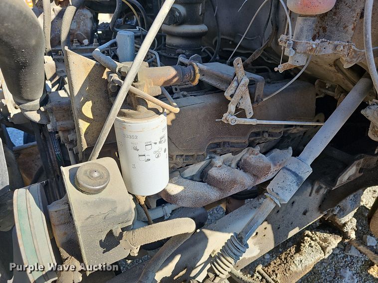 image for item EJ5931 1984 Ford LN8000 oil distributor truck