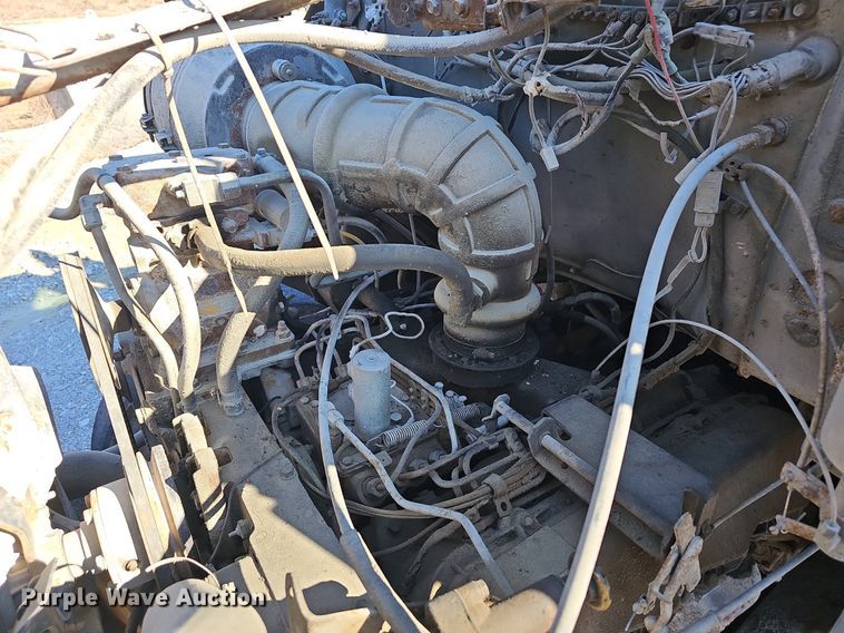 image for item EJ5931 1984 Ford LN8000 oil distributor truck