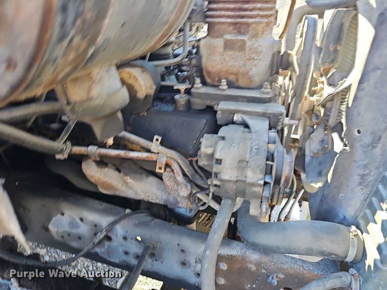 image for item EJ5931 1984 Ford LN8000 oil distributor truck