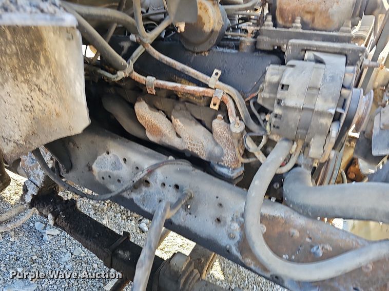 image for item EJ5931 1984 Ford LN8000 oil distributor truck