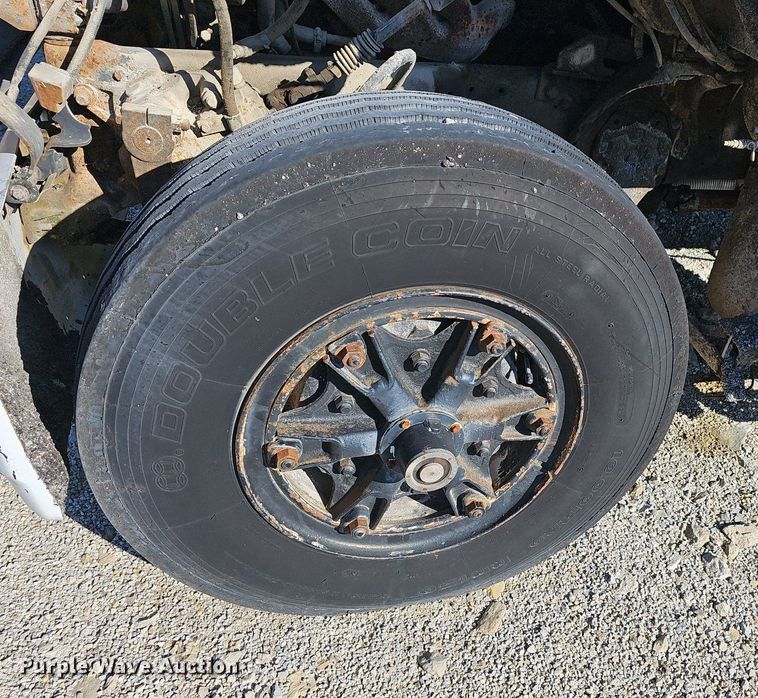 image for item EJ5931 1984 Ford LN8000 oil distributor truck