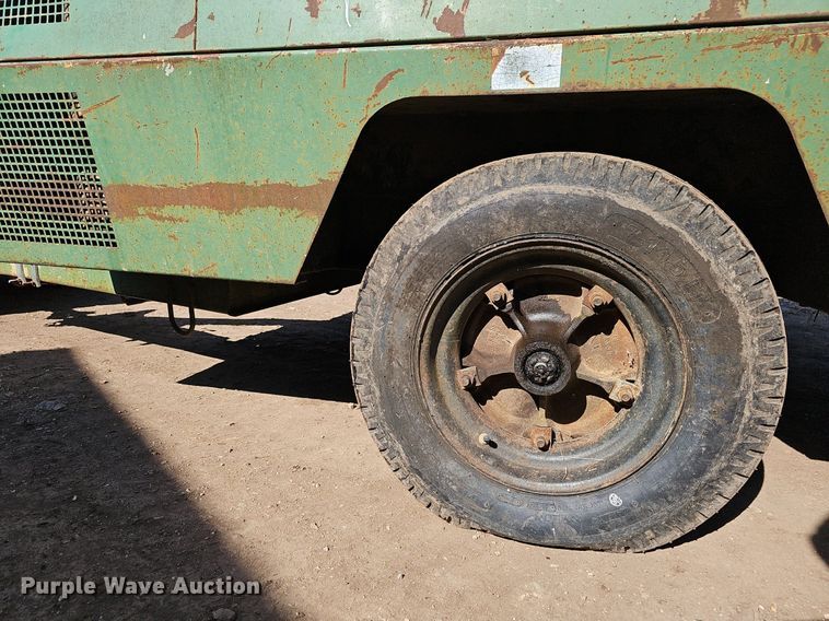 image for item EJ5947 1993 Sullair  375DPQ-JD air compressor