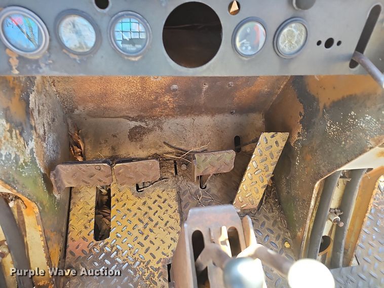 image for item EJ5948 1979 Case  850B track loader