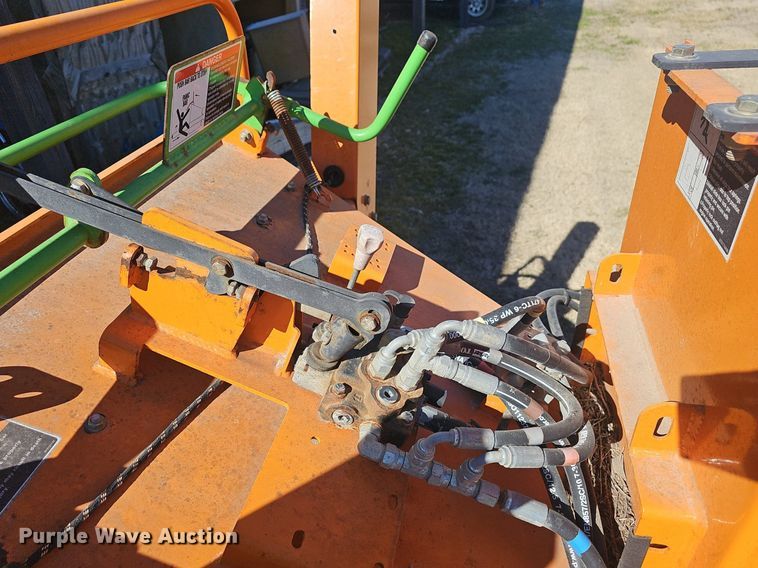 image for item EJ5950 2016 Altec DC1317 wood chipper