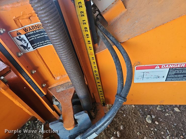 image for item EJ5950 2016 Altec DC1317 wood chipper