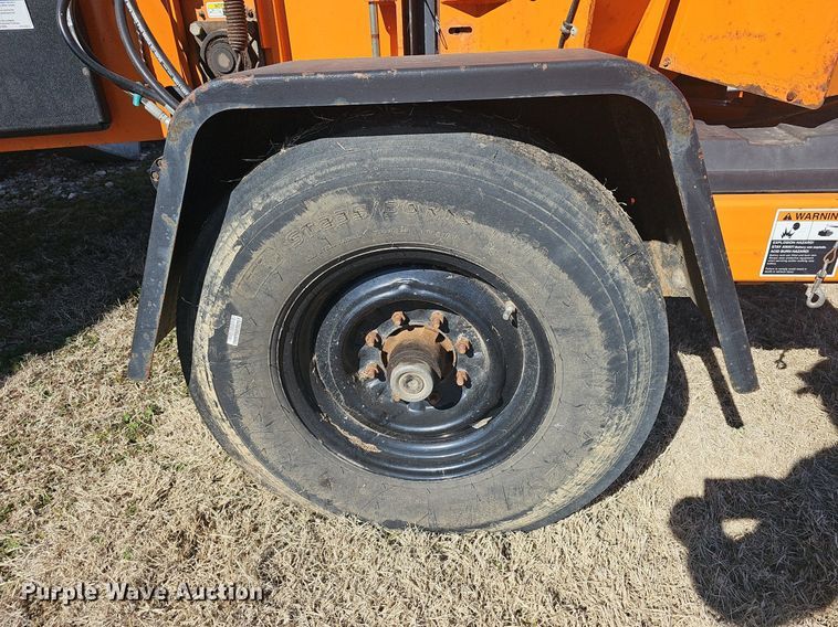 image for item EJ5950 2016 Altec DC1317 wood chipper