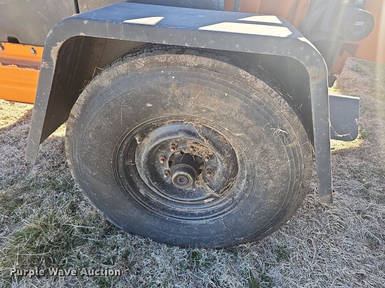 image for item EJ5950 2016 Altec DC1317 wood chipper