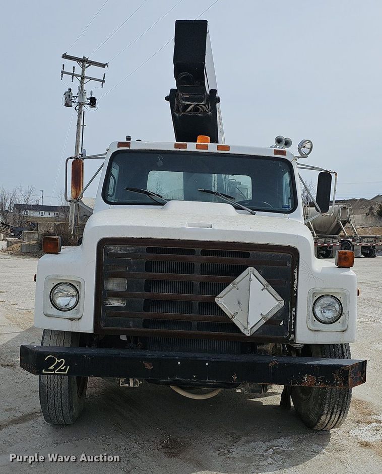 image for item EJ5955 1989 International 1754 bucket truck