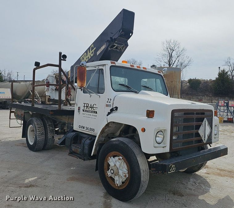 image for item EJ5955 1989 International 1754 bucket truck
