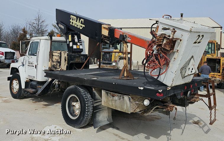 image for item EJ5955 1989 International 1754 bucket truck