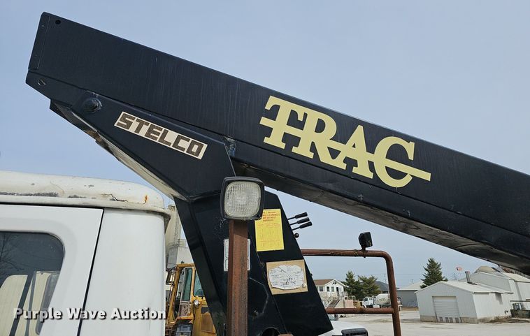 image for item EJ5955 1989 International 1754 bucket truck