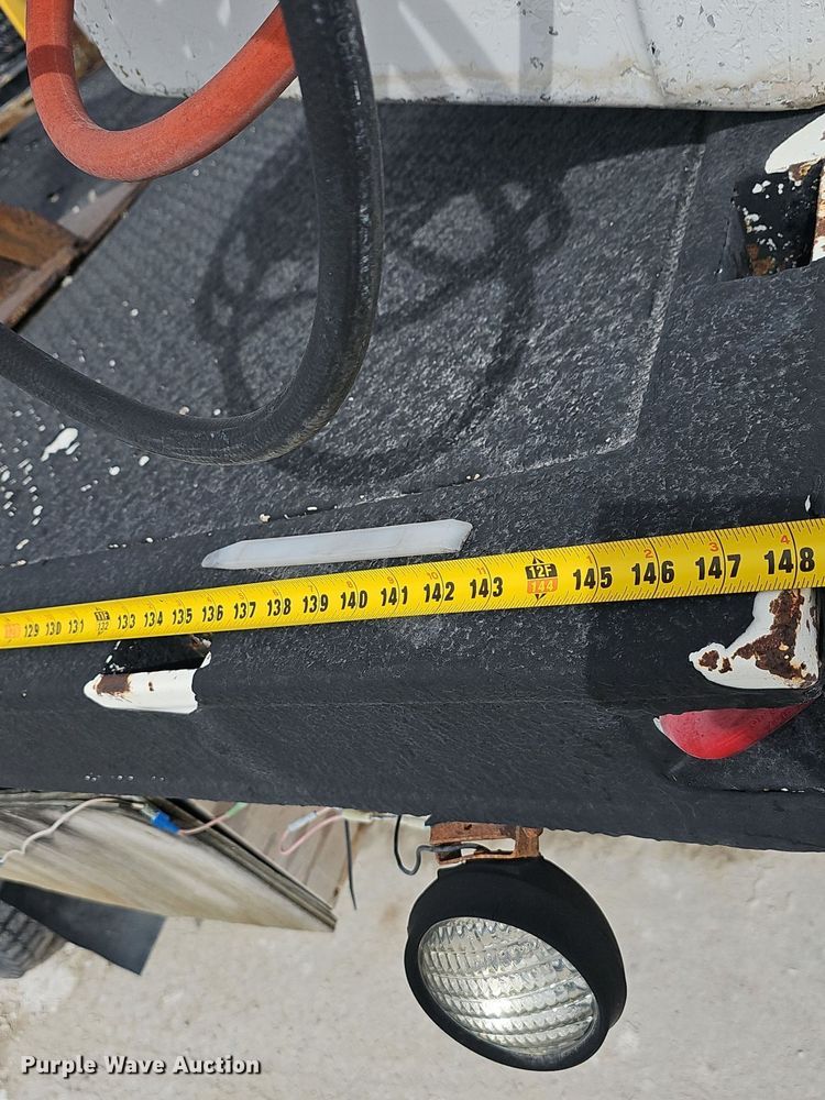 image for item EJ5955 1989 International 1754 bucket truck