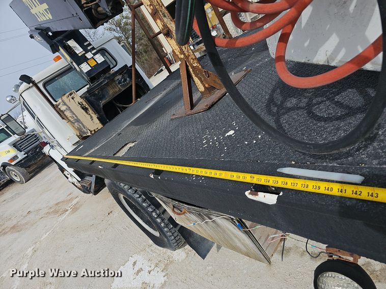 image for item EJ5955 1989 International 1754 bucket truck