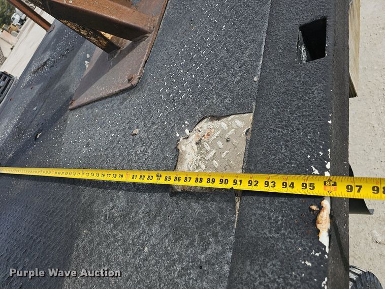 image for item EJ5955 1989 International 1754 bucket truck