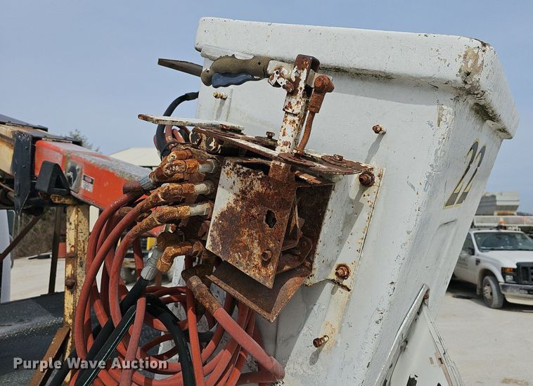 image for item EJ5955 1989 International 1754 bucket truck